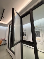 Ventana Abatible de Aluminio con Rotura de Puente Térmico, Doble Acristalamiento, Aislamiento Acústico, Certificación Energy Star, Resistente al Viento