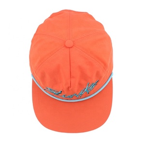 Casquette de sport snapback en nylon à 5 panneaux personnalisée OEM avec logo brodé - Product Image 5