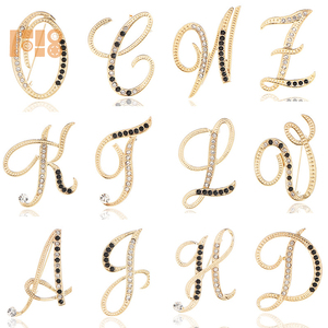 Broche Alphabet Lettre Rhinestone Broches pour enfants Bijoux en alliage avec technologie de placage pour les occasions de mariage et de fiançailles - Product Image 3