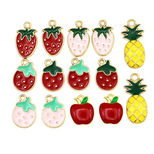Colgantes con temática de frutas, dijes de aleación de zinc con forma de manzana, piña y fresa para hacer joyería DIY, accesorios unisex - Product Image 3