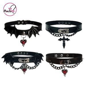 Collar Gargantilla de Cuero Punk con Alas de Demonio Góticas, Estilo Subcultura Dark Cross, Fabricante - Product Image 1