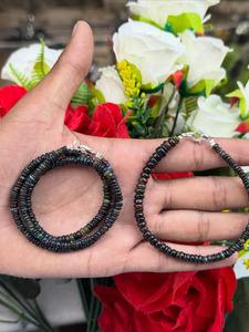 Pulsera de cuentas de ópalo Eclipse de medianoche, elegante, inspirada en piedras preciosas oscuras, joyería hecha a mano, regalo para mujeres y niñas, uso diario. - Product Image 2