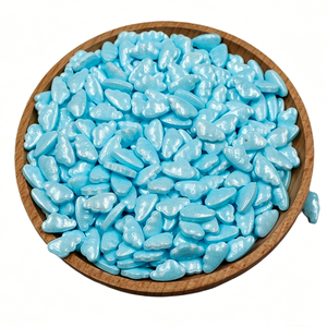 El Pastel de Cumpleaños Está Bellamente Decorado con Dulces Coloridos, Agujas de Azúcar en Forma de Nube Blanca, Cupcakes y Adornos para Repostería - Product Image 5