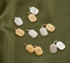 Aangepaste Gegraveerde 18K Vergulde Roestvrij Staal Ketting Vierkante Spirituele Woord Sieraden Voor Vrouwen Anti Bezoedelen Water Proof - Product Image 5