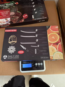 Juego de Cuchillos de Cocina de Acero Inoxidable Black Wave 238A, Juego de Seis Piezas, Cuchillo para Frutas, Caja de Regalo Empresarial - Product Image 2