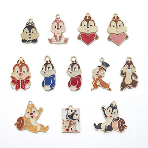 Mignon anime écureuil pêche <span class=keywords><strong>coeur</strong></span> alliage dégoulinant d'huile porte-clés pendentif émail breloques pour <span class=keywords><strong>la</strong></span> fabrication <span class=keywords><strong>de</strong></span> bijoux breloques mignonnes - Product Image 2