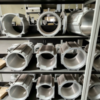 Boîtier de moteur en acier inoxydable et aluminium usiné CNC 5 axes OEM avec usinage par électroérosion à fil, tolérance de 0,01 mm, anodisé pour système de propulsion de véhicules électriques