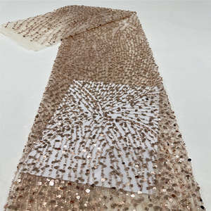 Robe de soirée en dentelle à motif floral avec broderie de perles brillantes et de paillettes 100% polyester soluble dans l'eau pour sacs et décoration intérieure - Product Image 3