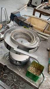 4013 SMD Microfone Cabeça Alimentador Automático De Alta Velocidade Alimentando 1000 +/min Alimentador Vibratório Tigela Vibratória Alimentador - Product Image 2