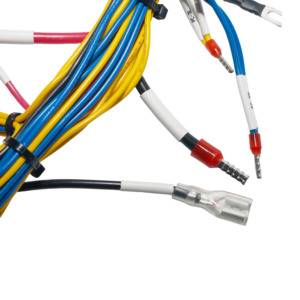 Arnés de cableado para ECU automotriz con terminales crimpados e interfaz de conector, revestimiento de PVC, núcleo de cobre, instalación estática - Product Image 1