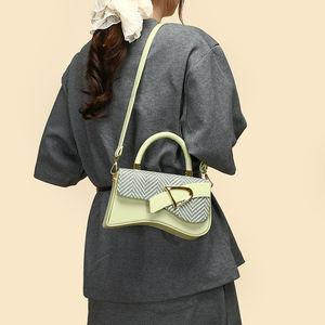 Nouvelle tendance populaire des sacs à main décontractés, au style unique et adaptés aux tendances mode féminines. Fabriqué en matériau PU. 8812-1 - Product Image 3