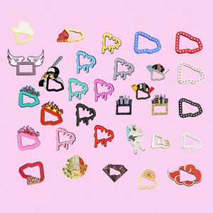 Guangdong colorido rascacielos astronauta alas solapa Pin personalizado Premium especial esmalte Metal broche para decoración de sombreros - Product Image 2