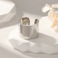 Modischer Personalisierter Gravierter Edelstahl Haustier-Fotoring mit Silber/Gold Beschichtung Vielseitiges Erinnerungsgeschenk von QINA