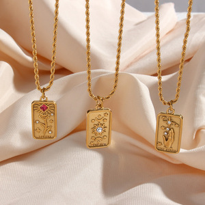 Collana con ciondolo tarocchi in stile 3D in acciaio inossidabile impermeabile Non appannato gioielli collana con mazzo di carte dei tarocchi quadrati in oro - Product Image 2