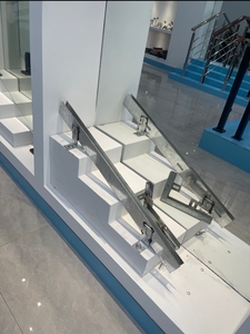 <span class=keywords><strong>Ringhiere</strong></span> Moderne in Acciaio Inox e Vetro - Design <span class=keywords><strong>per</strong></span> <span class=keywords><strong>Balconi</strong></span> Esterni, Scale, Ville, Hotel e Appartamenti - Product Image 4