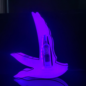 Özel Logo beyaz gri LED Glorifier akrilik kuş kaz şekli votka şişe sunum Modern denizcilik/Americana ekran standı - Product Image 5