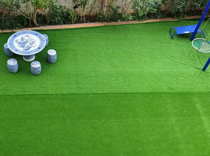 Césped artificial resistente a los rayos UV Césped sintético realista para paisajismo de jardines modernos Césped sintético para exteriores - Product Image 3