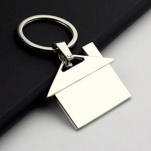 Llavero Metálico con Forma de Casa y Logotipo Personalizado, para Agentes Inmobiliarios y Prestadores de Hipotecas - Product Image 1