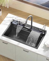 Évier de cuisine intelligent multifonctionnel en acier inoxydable moderne fait main avec affichage numérique LED et double bac rectangulaire effet cascade