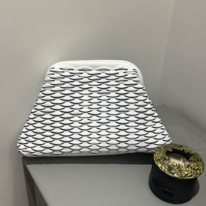 กระเป๋าถักลายทางแฟชั่นใหม่ สำหรับใช้ในชีวิตประจำวัน ใส่เครื่องสำอางหรือของใช้ชิ้นเล็กๆ กระเป๋าคลัทช์ถัก 3 มิติ - Product Image 2