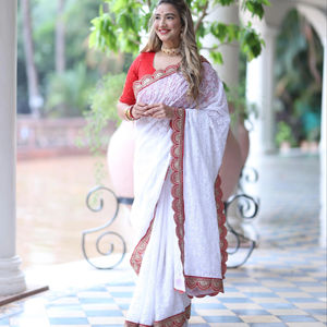 Elegante Sari de borde rojo con intrincados adornos de lentejuelas Chikankari Zari Sari para bodas y fiestas niñas - Product Image 1