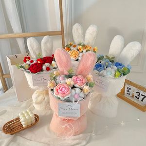 バラの花ウサギの耳人工織りブーケ手作りクラフトニットフラワー結婚披露宴の装飾バレンタインデーギフトバニー