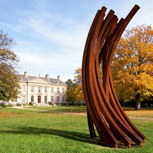 Sculpture géométrique moderne en acier Corten à poutres croisées pour repère municipal et art public commercial - Product Image 5
