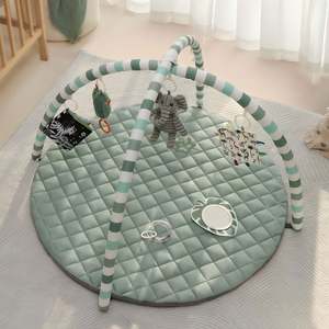 Tapis d'éveil et de jeu pour bébé avec 6 jouets sensoriels détachables pour développer les capacités motrices et sensorielles - Product Image 3
