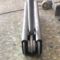 Suministro directo de fábrica Estructura de acero resistente Puerta corredera industrial 750 Rueda de riel colgante para construcción Cortado a pedido