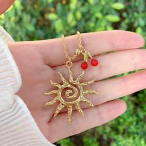 BD-B9341 Collares de Moda con Colgante de Rayos de Sol y Cereza, Joyería de Lujo en Oro, Collar de Moda de Gran Venta para Mujer, Uso Diario - Product Image 3