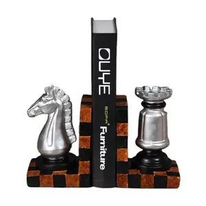 1 زوج الراتنج الحرف الكتب الوقوف الشطرنج التماثيل الدفتين الإبداعية الدفتين ديكورات المنزل الحلي