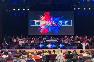 Stage Smart LED Podium Display Programa <span class=keywords><strong>de</strong></span> pantalla Host P1.53 Pantalla LED <span class=keywords><strong>de</strong></span> paso fino para presentación en Iglesia - Product Image 5