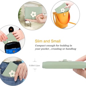 กระเป๋าสตางค์ของขวัญสุดพิเศษสำหรับสาวๆ ผู้หญิง ดีไซน์มินิมอล หนัง PU ลายดอกไม้ ช่องใส่บัตรหลายช่อง ช่องใส่บัตรประชาชน ช่องใส่เหรียญ ปิดด้วยซิป - Product Image 3