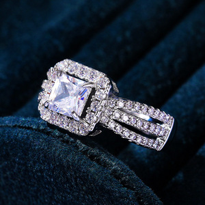 Anello Nuziale con Gemma Quadrata per Donne, Elegante Gioiello da Dito alla Moda - Product Image 3