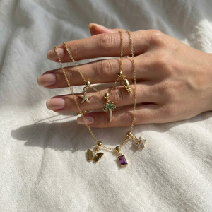 Nuevo Collar de Latón Chapado en Oro de 18k con Colgantes de Mariposa, Corazón y Estrella de Mar con Circonitas, un Collar Bonito y Moderno para Mujer - Product Image 4