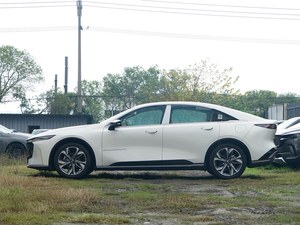EZ-6 Modèle 2026 Version <span class=keywords><strong>Air</strong></span> à Autonomie Étendue 200 avec Toit Ouvrant Panoramique Conduite à Gauche Voiture Neuve en Stock - Product Image 4