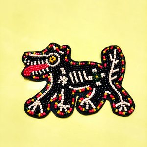 Broche de animal hecho a mano con cuentas negras, pin de cuentas de vidrio, insignia decorativa de tela multicolor, accesorio de ropa DIY - Product Image 1