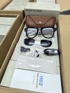 Gafas Inteligentes M02x Promax con Cámara, Traducción por IA, Estuche de Carga, Cámara de 13MP, Transferencia WIFI, Llamadas de Voz BT, Grabación de Video - Product Image 5