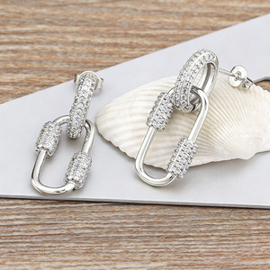Pendientes de tuerca de moissanita VVS GRA de corte redondo con diseño de cola de pez de líneas simples, rellenos de oro de 14K, joyería de uso diario para mujer - Product Image 6