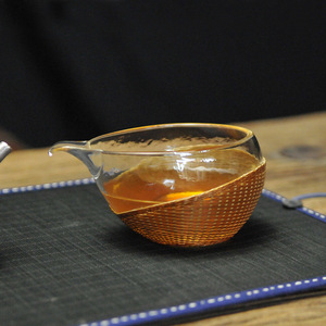 Bamboo Woven Lead-Free Glass Fair Cup Teardrop Shape Heat Resistant Tea Dispenser Asian Zen Style For Tea Ceremony - Product Image 1