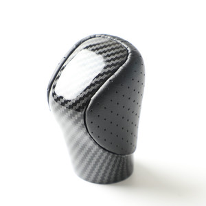 Pommeau de levier de vitesse de voiture en cuir perforé, ajustement ergonomique pour Lexus ESNX260, plastique PU - Product Image 5