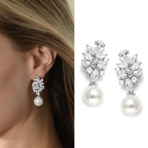Orecchini Pendenti a Goccia Floreali per Donne, Eleganti Accessori per Orecchie Stile Matrimoniale, Gioielli alla Moda per Outfit Quotidiani - Product Image 1