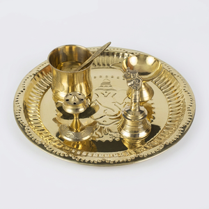 Ensemble de thali circulaire en laiton avec tasse et cuillère pour les activités religieuses, design durable - Product Image 1