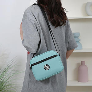 Bolso Bandolera Moderno para Mujer, Color Rosa, Horizontal, Cuadrado, Resistente al Agua, con Cierre y Bolsillo Frontal, para Uso Diario Informal, Verano 2025 - Product Image 5