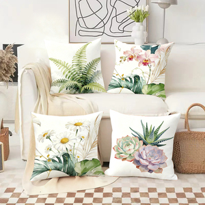 植物柄のクッションは、お祝いのホリデーストッキングやトナカイの飾りで居心地の良いソファを飾ります。 - Product Image 2