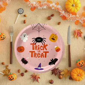 Set di Piatti Premium <span class=keywords><strong>per</strong></span> Feste di <span class=keywords><strong>Halloween</strong></span> - 9 Pollici, Set da 8 Pezzi Rosa con Scritta 'TRICK or TREAT' e Simpatici <span class=keywords><strong>Personaggi</strong></span> di <span class=keywords><strong>Halloween</strong></span> 616324 - Product Image 2
