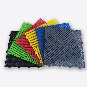 Dalles de sol de garage intérieures modernes amovibles et emboîtables pour lavage de voitures, système de revêtement de sol en plastique antidérapant et résistant à l'eau - Product Image 1