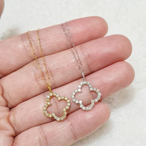 Elegante Collana con Ciondolo a Quadrifoglio per Donne, Catena da Indossare Quotidianamente - Product Image 4