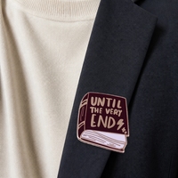 Vente directe des fabricants d'épinglettes Broche de livre Accessoires pour les amateurs de lecture Épingles personnalisées avec logo Épingles en émail dur