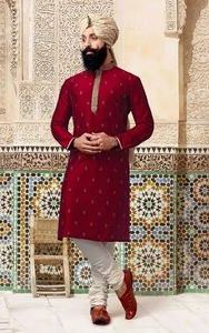 Conjunto de Kurta y Pijama Color Granate con Patrón Bordado, Ropa Étnica Tradicional India, Traje para Bodas y Fiestas con Diseño Elegante - Product Image 4